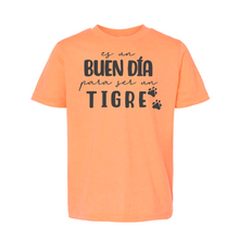 Load image into Gallery viewer, Es Un Buen Dia Para Ser Un Tiger Camiseta juvenil